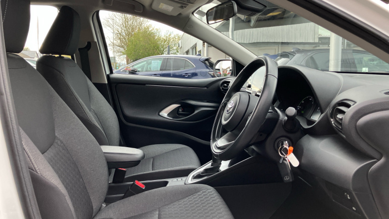 Toyota Yaris 1.5 Hybrid Icon 5dr CVT Hybrid Hatchback